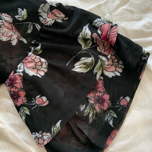 Almost Famous Sheer Top - Picture 4 of 14